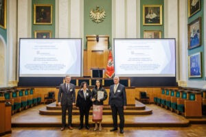 Joanna Kulasa odbierająca Złoty Laur Innowacyjności