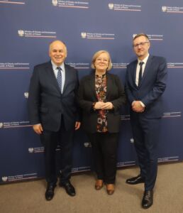 Trzy osoby: Tadeusz Gorewoda, Joanna Pauly, Kazimierz Poznański