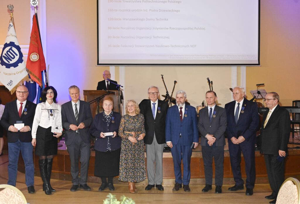 Wyróżnieni Medalem „Zasłużony dla Nauki Polskiej Sapientia et Veritas (Mądrość i Prawda)