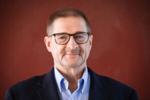 Prof. Wojciech Z. Misiołek. Zdjęcie twarzy do połowy ramion