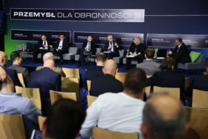 Uczestnicy konferencji „Przemysł dla Obronności”