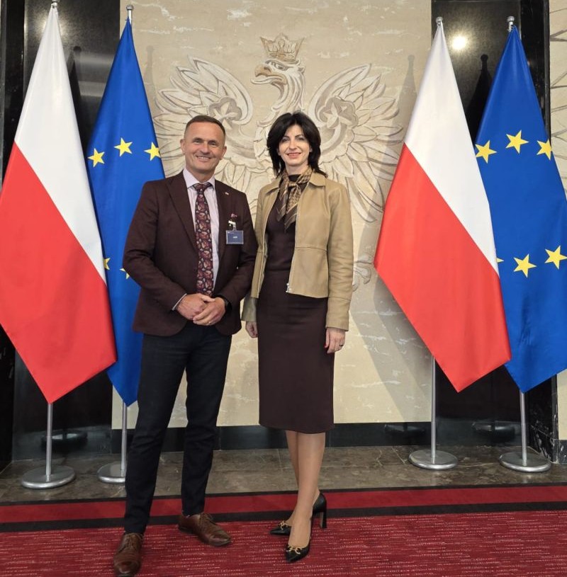 Dyrektorzy: Barbara Juszczyk i Tomasz Smal